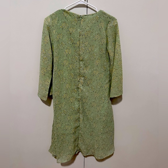 Green summer dress - Picture 2 of 2